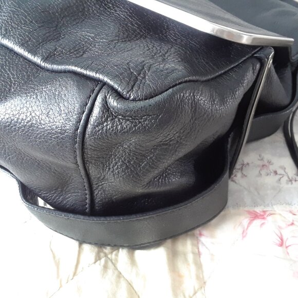 Kenneth Cole Leather Messenger Shoulder Bag - Picture 11 of 16